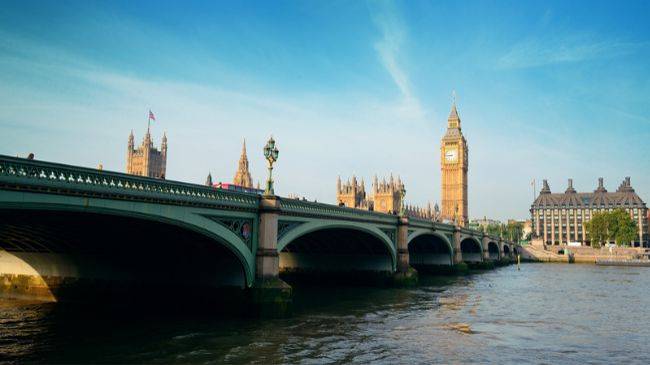 UK Spouse Visa Extension In 2023: Your Comprehensive Guide